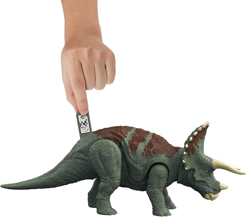 Jurassic World Triceratops Ruge y Ataca